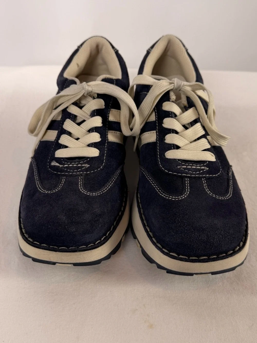 Vintage Y2K‎ l.e.i. Katt Suede Platform Sneakers in Navy Blue & Off White 9.5